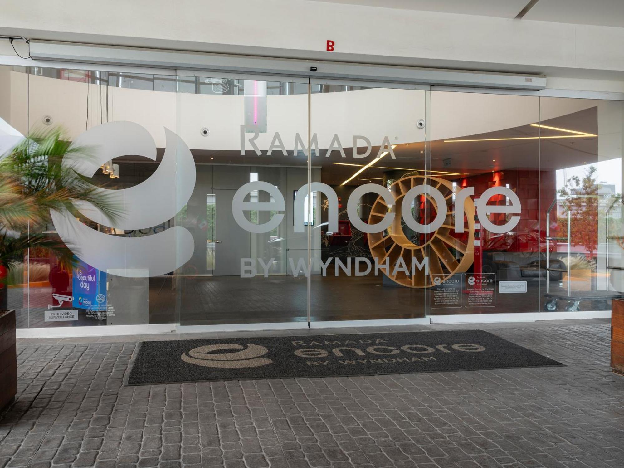 Ramada Encore By Wyndham Guadalajara Sur Palomar Ngoại thất bức ảnh